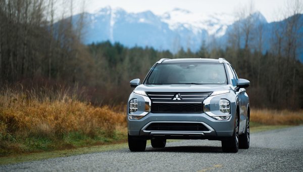 Outlander PHEV 2026 : comment fonctionne le système hybride rechargeable?