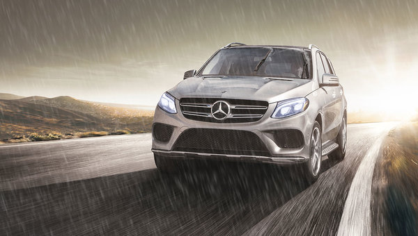 2018 Mercedes-Benz GLE: Luxurious all-weather performance.