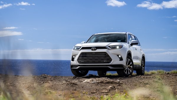 Toyota Grand Highlander 2024 : prix et fiche technique
