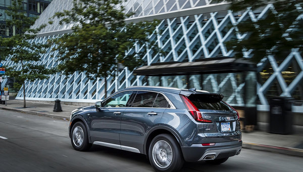 Cadillac XT4 2020 vs Volvo XC40 2020