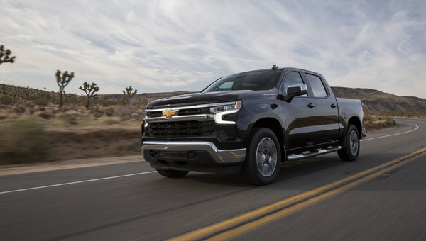 Chevrolet Silverado et GMC Sierra 2022 : un 4-cylindres de 2,7 litres à la rescousse