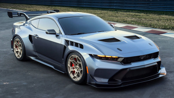 Ford Mustang GTD 2025 : votre propre voiture de course