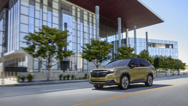 Subaru Forester e-BOXER hybride 2025 : efficacité et rouage intégral pour les conducteurs de la Gaspésie