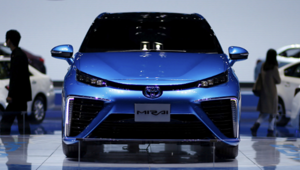 Behold Toyota's all-new fuel cell sedan!