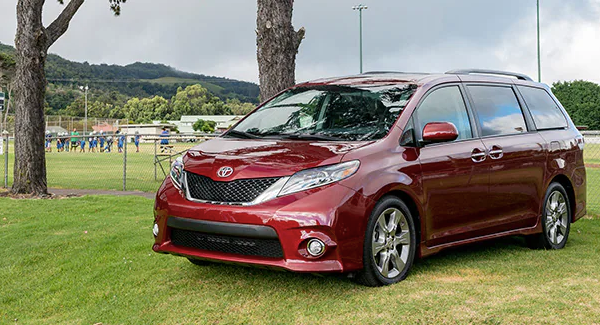 2015 Toyota Sienna SE Review