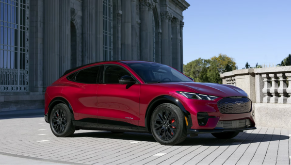 Ford Mustang Mach-E 2025 : performance, technologie et plaisir de conduite électrifié