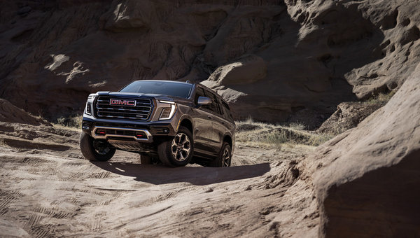 GMC Unveils 2025 Yukon: Refreshed Design, Enhanced Technology, and New AT4 Ultimate Trim