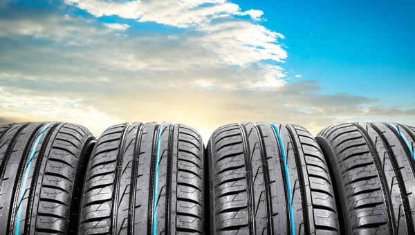 How to Safely Control Your Vehicle When You Experience a Tire Blowout?
