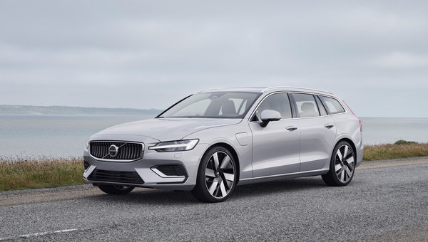 The 2023 Volvo V60