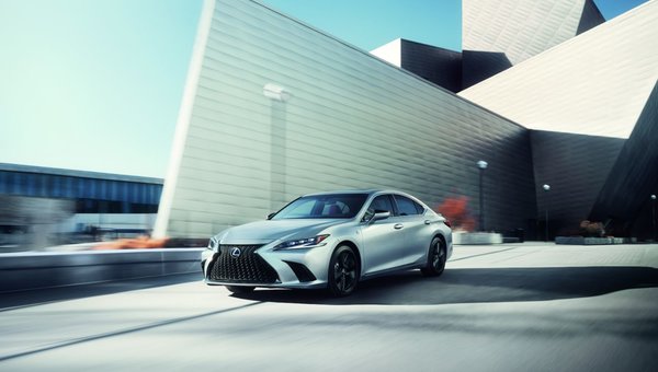 Here’s What You Should Know About the 2023 Lexus ES