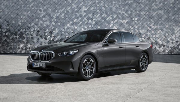 BMW Group Canada Unveils Electrifying Additions to the 5 Series: The 2024 i5 xDrive40 and 550e xDrive Plug-in Hybrid