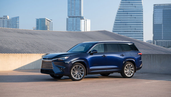 How the 2025 Lexus TX Balances Three-Row Space with Luxury Comfort