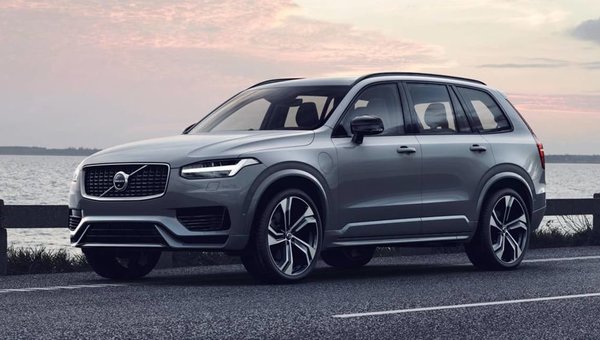 2019 Volvo XC90 Proves Style and Performance Can Be Part of a Big Family Ride