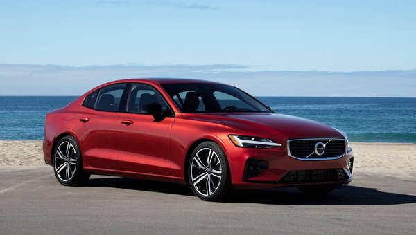 What Makes the 2021 Volvo S60 Different From the 2021 Lexus IS?