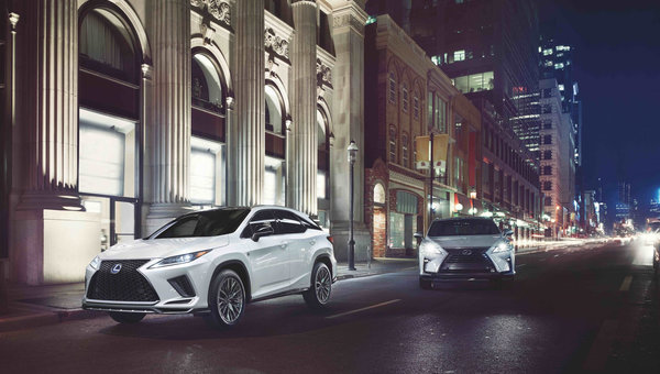 The differences between the 2022 Lexus RX 350 and the 2022 Lexus RX 450h