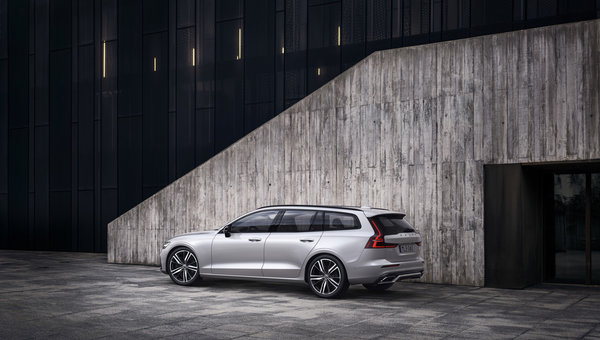 Volvo S60 or Volvo V60? Which is right for you?