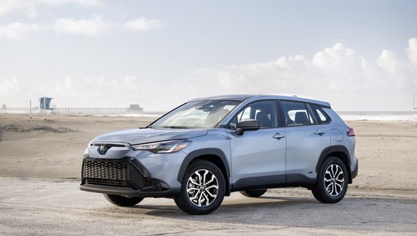 The advantages of the 2024 Toyota Corolla Cross over the Mazda CX-30