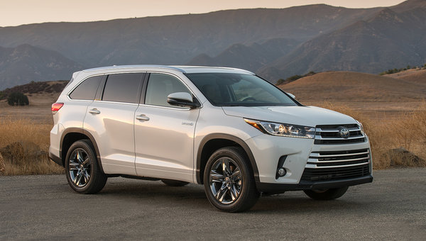 Space for the whole family with the 2019 Toyota Highlander