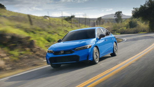 Honda Civic Hybrid Advances to 2025 North American Car of the Year Finals