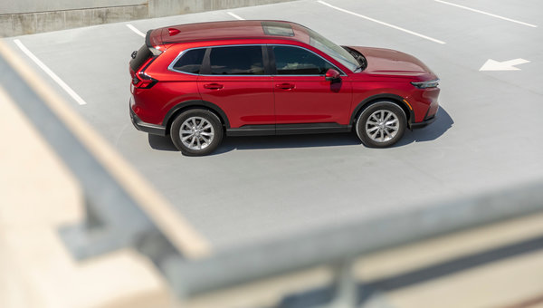 Pourquoi le Honda CR-V 2025 surpasse le Mazda CX-5
