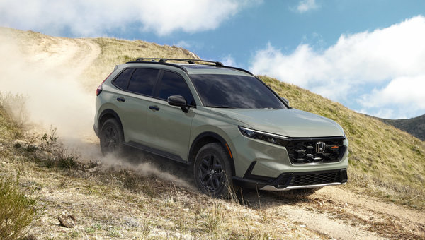 204 hp, 247 lb-ft, and 6.4 L/100 km Combined: How the 2026 Honda CR-V Hybrid Actually Achieves Its Fuel Economy Numbers