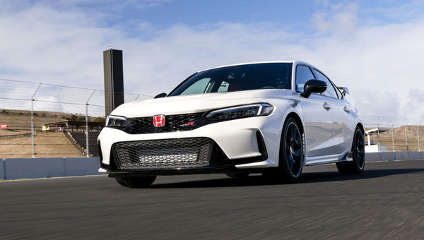 Civic Type R 2026 : 315 ch, régime max de 7 000 tr/min et quatre modes de conduite — ce qu’il faut savoir