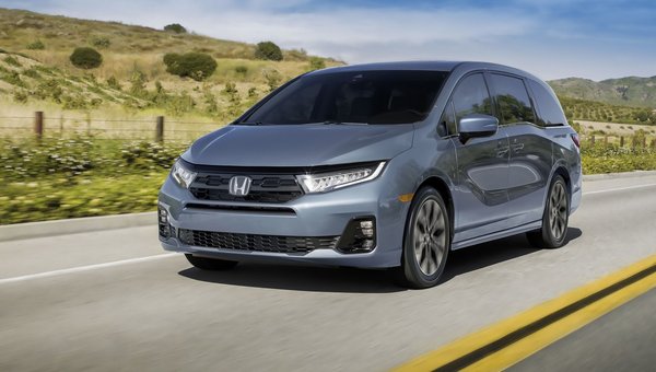 Flip-Down Third Row and Wide Rear Cargo Well Make the 2026 Honda Odyssey a Natural Family Road-Tripper