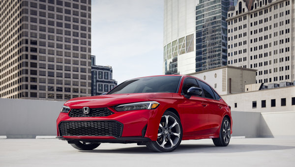 Essence ou hybride : ce que ça change vraiment au volant de la Honda Civic 2026