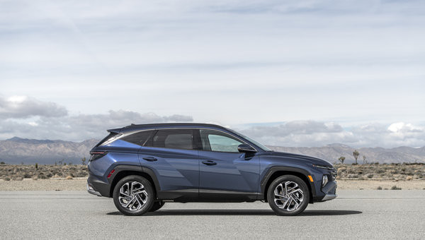 Pas encore prêt pour le 100% électrique? Le Hyundai Tucson hybride 2025 est le compromis idéal