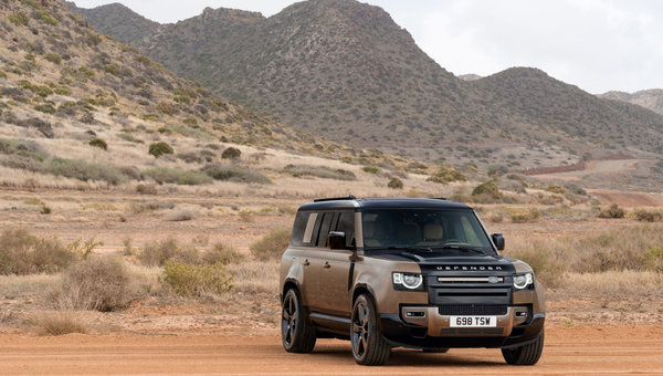 3 Ways the 2025 Land Rover Defender Enhances Everyday Driving