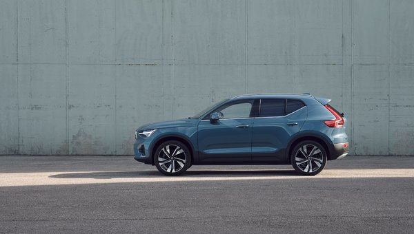 Why Choose the 2025 Volvo XC40 over the Audi Q3?