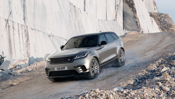 2025 Range Rover Velar vs Mercedes-Benz GLE: Which Luxury SUV Offers More?