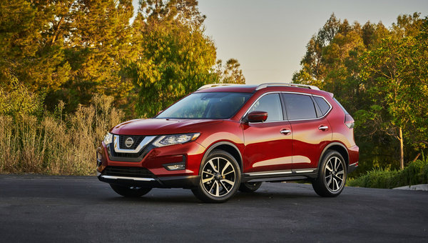 A look at how a pre-owned Nissan Rogue compares to a pre-owned Hyundai Tucson