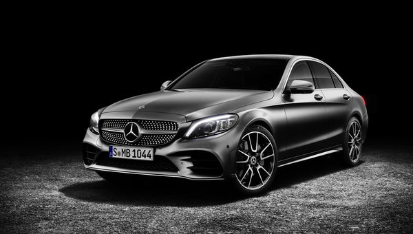 Three Reasons to Purchase a Pre-Owned Mercedes-Benz C-Class