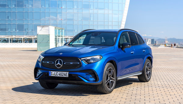 The 2024 Mercedes-Benz GLC: Why buy a new model instead of buying back your current leased GLC