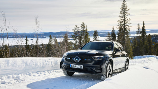 Winter tire guide for your Mercedes-Benz sedan, SUV or electric vehicle