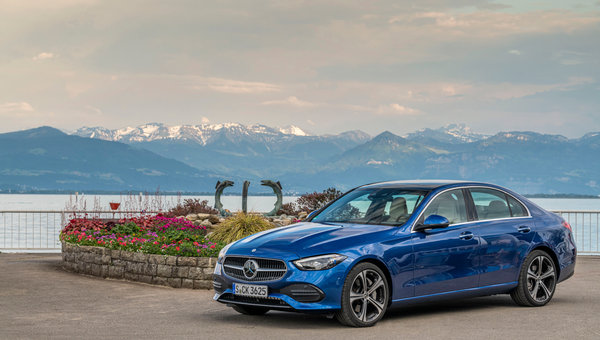 2024 Mercedes-Benz C-Class vs 2024 BMW 3 Series: The Best Reasons to Consider Mercedes-Benz