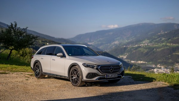 5 Ways the 2026 E-Class All-Terrain Elevates Your Calgary Lifestyle