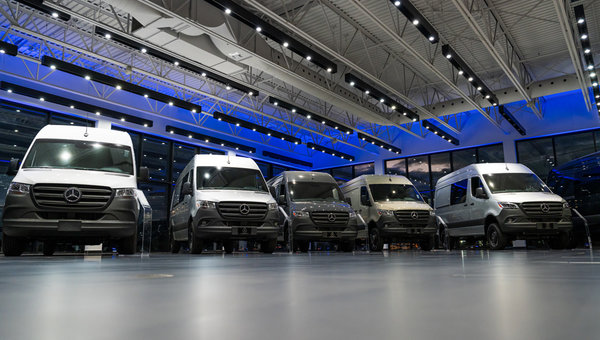 Ouverture officielle du plus grand Centre des camions Mercedes-Benz Sprinter au Canada