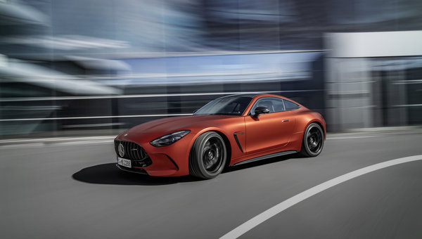 Un confort au quotidien et une dynamique prête pour la piste : voilà ce qui définit la AMG GT Coupé 2025