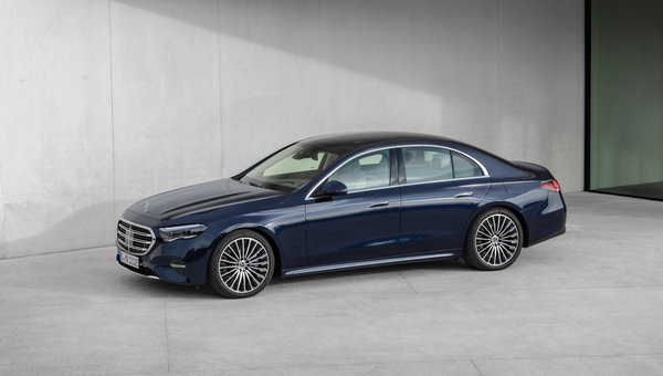 C 300 4MATIC vs. E 350 4MATIC: Which Mercedes-Benz Sedan is Right for You?