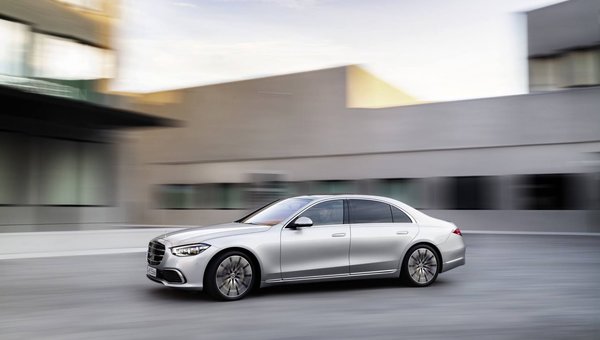 2021 Mercedes-Benz S-Class Sets New Luxury Tech Benchmark