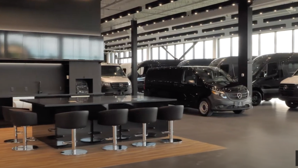 Le nouveau Centre du Camion de Mercedes-Benz Laval