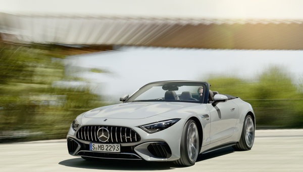 La nouvelle Mercedes-AMG SL 2022 est entièrement redessinée avec un rouage intégral et de meilleures performances