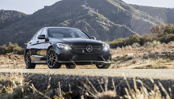 La Mercedes-Benz Classe C remporte le prix de la meilleure valeur retenue du Canadian Black Book