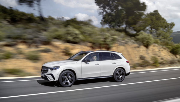 The Next-Generation 2023 Mercedes-Benz GLC and the Current Model: What is Different?