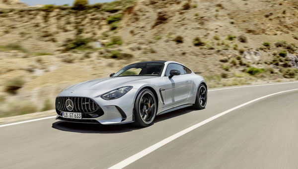 Mercedes-AMG GT Coupé 2024 : Réinventer la voiture de sport phare d'AMG