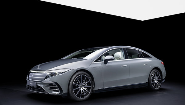 Mercedes-Benz Pulls Out All the Stops for 2025 EQS Flagship EV: Increased Range and Visual Revamp