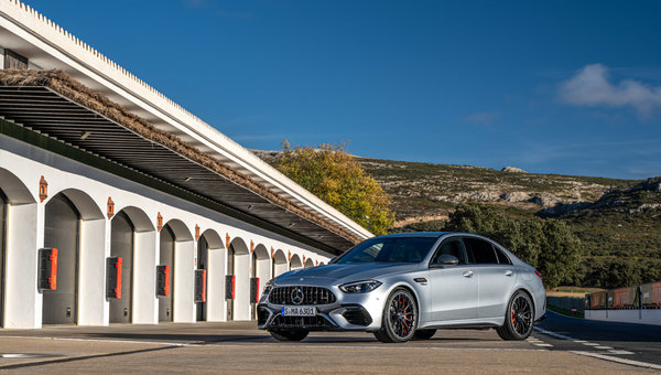La puissance et l'innovation de la Mercedes-AMG C 63 S E PERFORMANCE