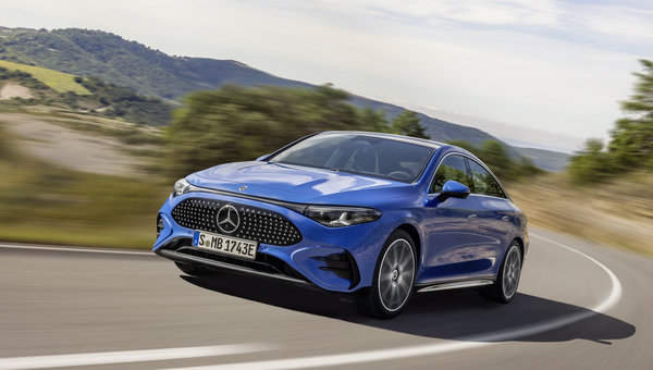 La toute nouvelle Mercedes-Benz CLA fait ses débuts mondiaux en tant que véhicule électrique